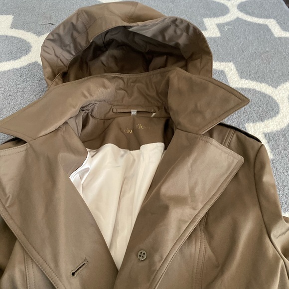 Weatherproof coat - Picture 2 of 3